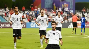 الأهلي يوافق على رحيل حمزة عبد الكريم إلى برشلونة بشرط واحد